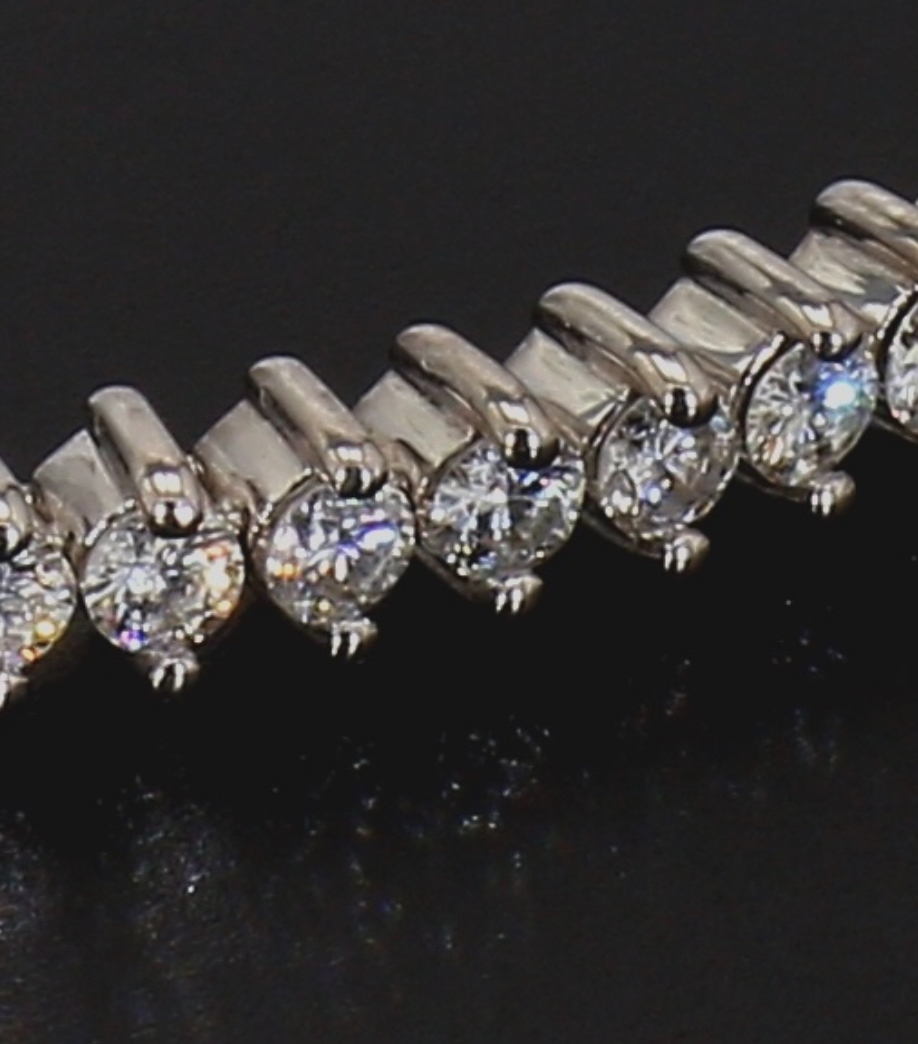 18k TB 2.75cts Close Up